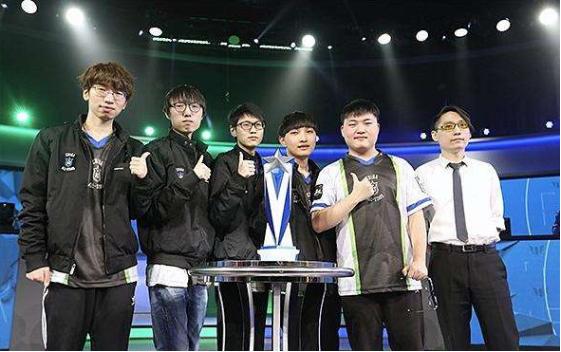 茅斯的进攻 茅斯的进攻