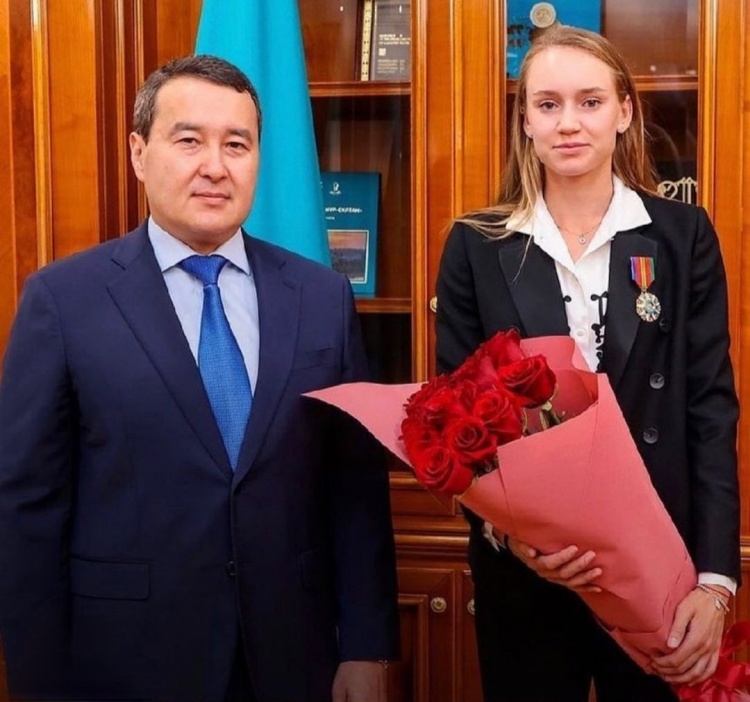 实则是在稳 实则是在稳